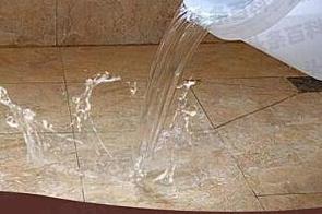 梅州市漏水维修 免砸砖防水材料该如何施工